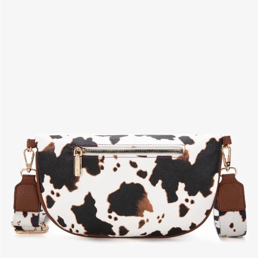 Montana West: Brown Cow 🐄 - Picture 2 of 3